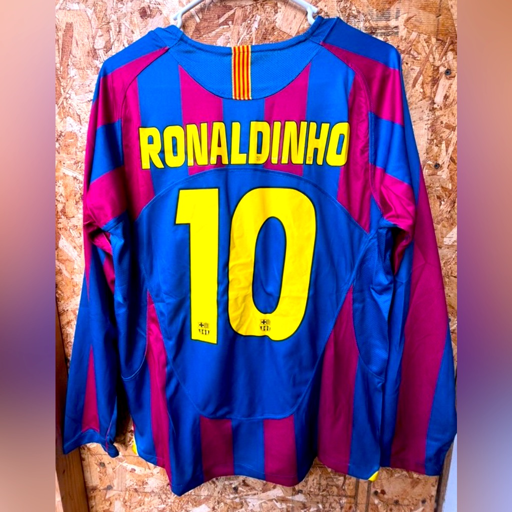 Vintage 2005/2006 Fc Barcelona Ronaldinho #10 Ucl Final Retro Jersey